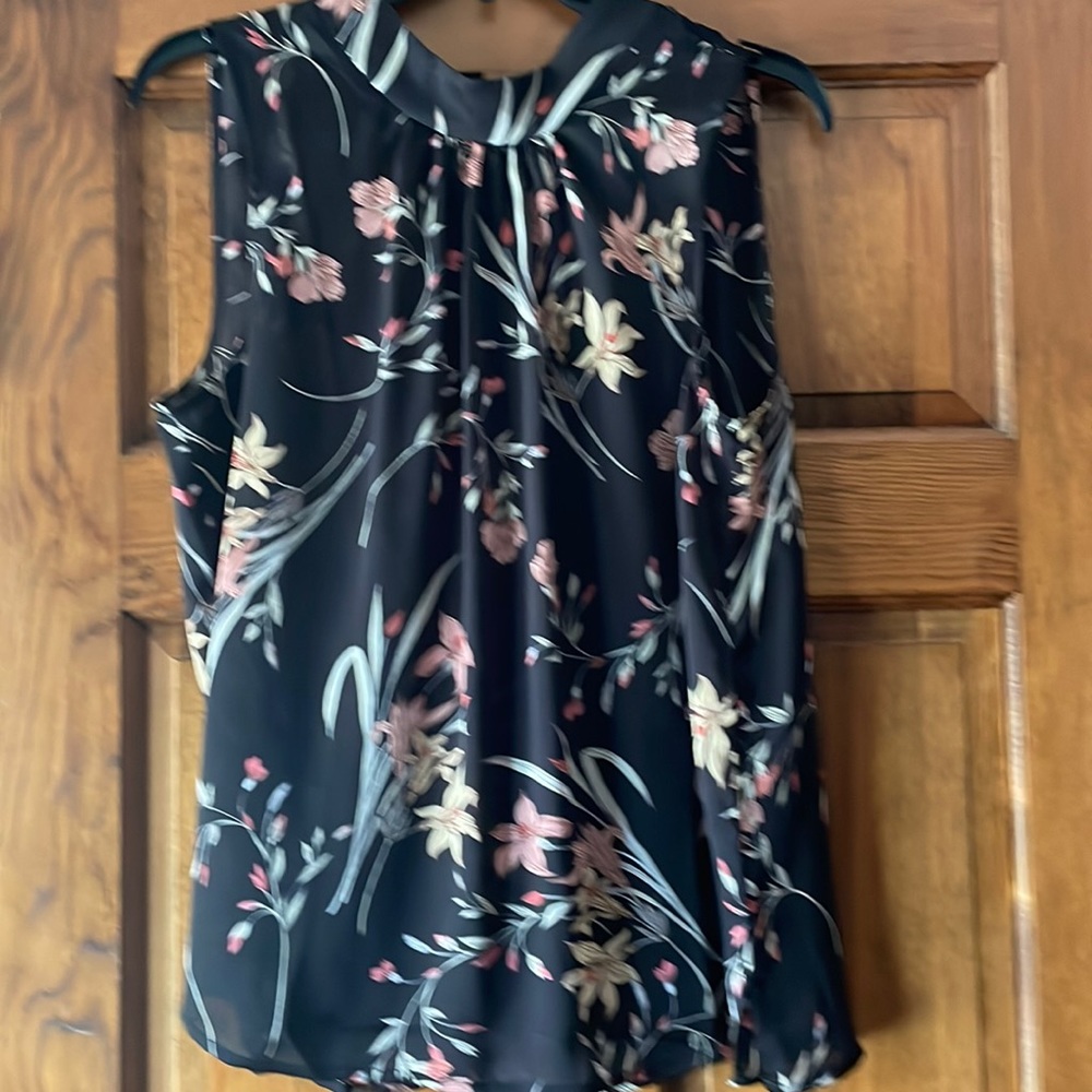 Black floral top